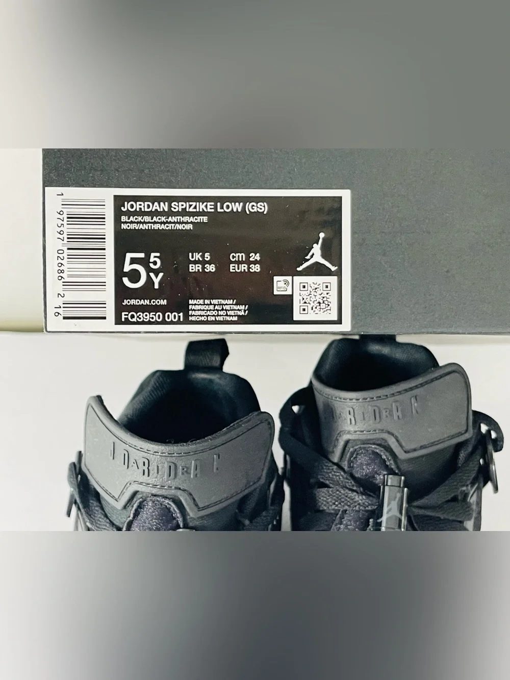 Jordan Spizike Low Shoes 5.5 Y Black with Box Excellent Condition